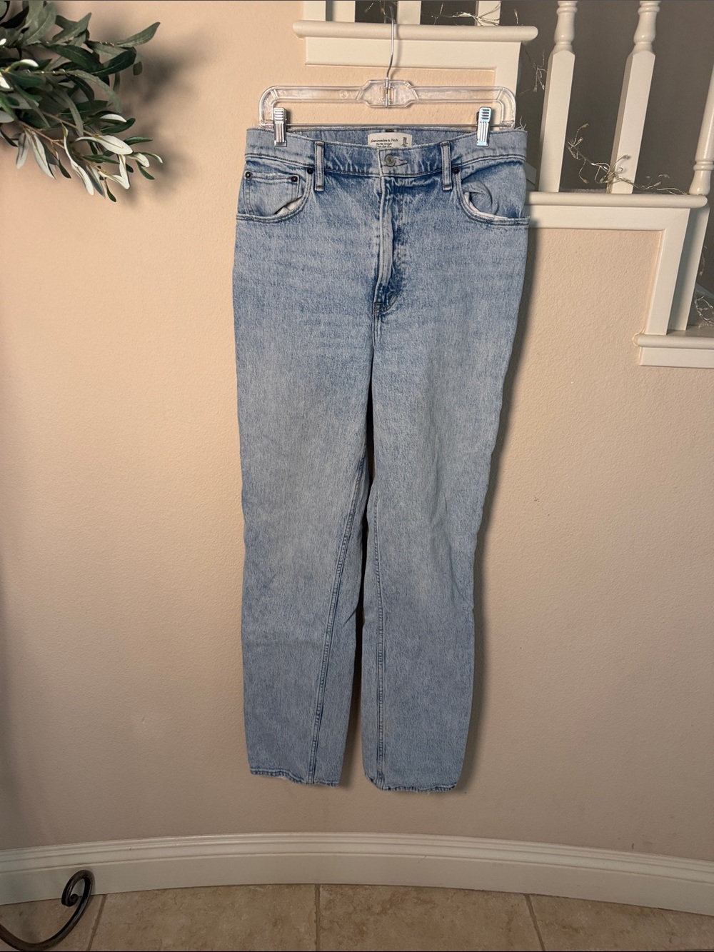 Abercrombie and Fitch 90’s Straight Ultra High Rise Jeans